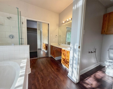1114 Black Locust Dr - Photo Thumbnail 9