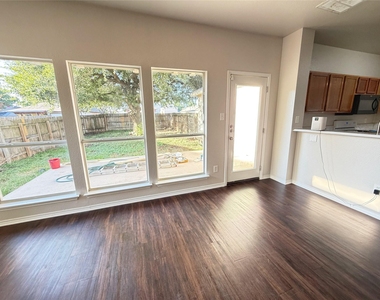 1114 Black Locust Dr - Photo Thumbnail 12