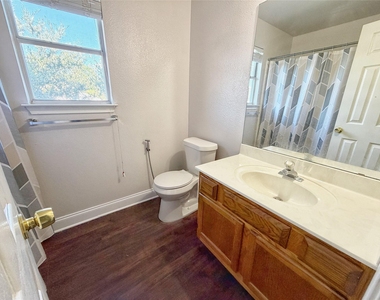 1114 Black Locust Dr - Photo Thumbnail 8