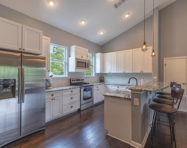 1320 Contour Dr - Photo Thumbnail 7