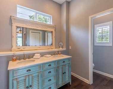 1320 Contour Dr - Photo Thumbnail 12