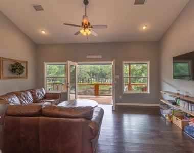 1320 Contour Dr - Photo Thumbnail 10