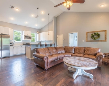 1320 Contour Dr - Photo Thumbnail 5