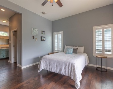 1320 Contour Dr - Photo Thumbnail 11