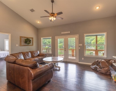 1320 Contour Dr - Photo Thumbnail 6