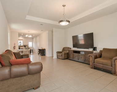 120 Palm Dr - Photo Thumbnail 5