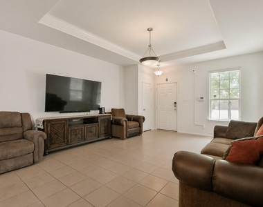120 Palm Dr - Photo Thumbnail 4