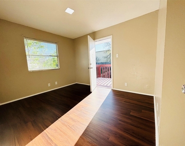 10211 Brownie Dr - Photo Thumbnail 13