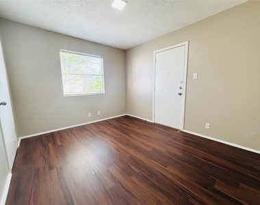 10211 Brownie Dr - Photo Thumbnail 11