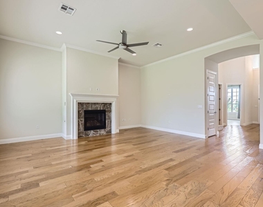10107 Ida Grove Ln - Photo Thumbnail 3