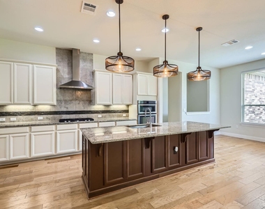 10107 Ida Grove Ln - Photo Thumbnail 7