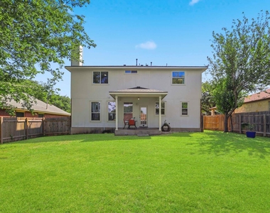 111 Brazos Ln - Photo Thumbnail 26