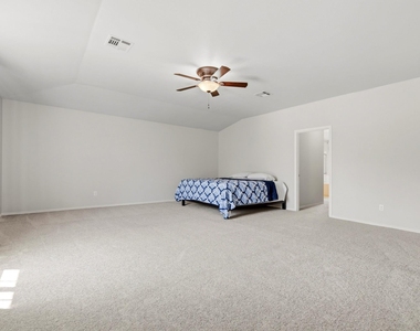 111 Brazos Ln - Photo Thumbnail 15