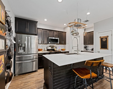 4516 Tiddle Ln - Photo Thumbnail 12
