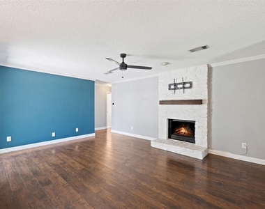 2808 Firecrest Dr - Photo Thumbnail 3