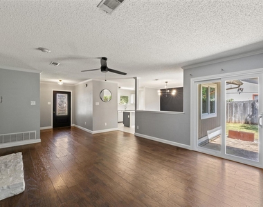 2808 Firecrest Dr - Photo Thumbnail 1