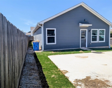 1112 Minnow Ln - Photo Thumbnail 17