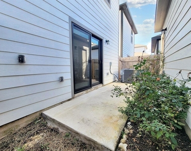 2044 Arendale Dr - Photo Thumbnail 14