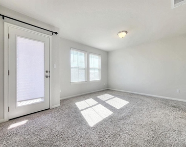 2044 Arendale Dr - Photo Thumbnail 11