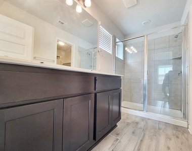 2044 Arendale Dr - Photo Thumbnail 13