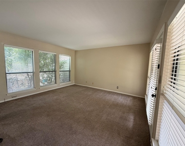 17 Casa Verde St - Photo Thumbnail 10