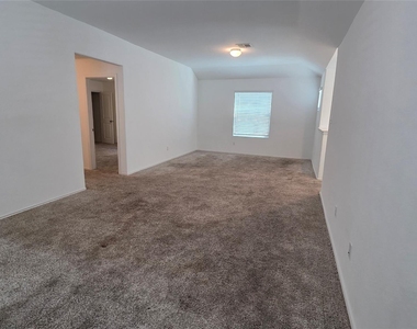 249 Red Buckeye Loop - Photo Thumbnail 14