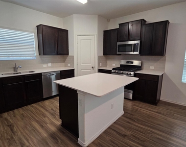 249 Red Buckeye Loop - Photo Thumbnail 6