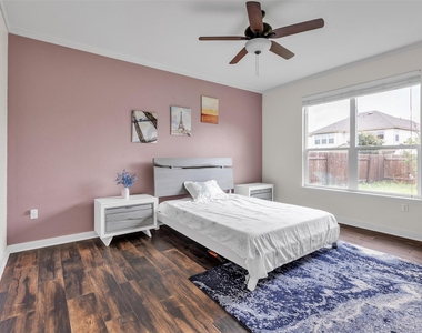 128 Kavanaugh St - Photo Thumbnail 8