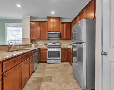 128 Kavanaugh St - Photo Thumbnail 7
