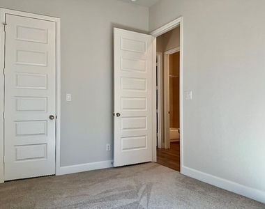 1636 Laverne Mitchell St - Photo Thumbnail 15