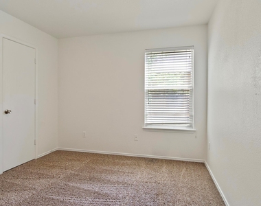 2207 Kuykendall Dr - Photo Thumbnail 11