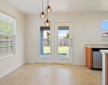 2207 Kuykendall Dr - Photo Thumbnail 6