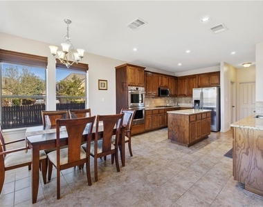 601 Riley Trl - Photo Thumbnail 7