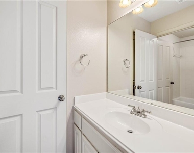 601 Riley Trl - Photo Thumbnail 22