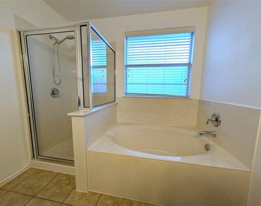 5521 Adair Dr - Photo Thumbnail 7