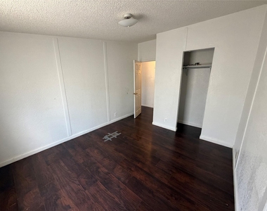 3234 Cantabrian Dr - Photo Thumbnail 7