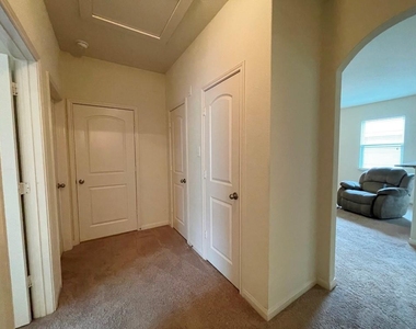 408 Farmer Ln - Photo Thumbnail 14
