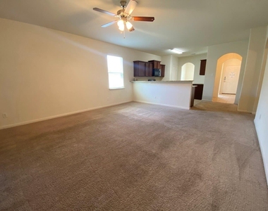 408 Farmer Ln - Photo Thumbnail 8