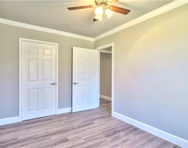 12504 Limerick Ave - Photo Thumbnail 16