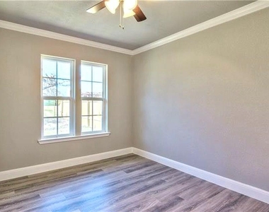 12504 Limerick Ave - Photo Thumbnail 14