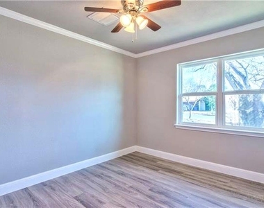12504 Limerick Ave - Photo Thumbnail 17