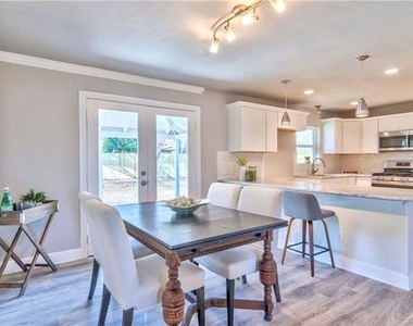 12504 Limerick Ave - Photo Thumbnail 11