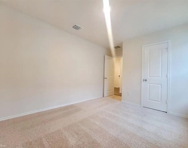 14504 Fitzgibbon Dr - Photo Thumbnail 11