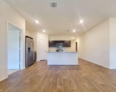 14504 Fitzgibbon Dr - Photo Thumbnail 6