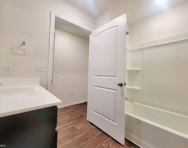 14504 Fitzgibbon Dr - Photo Thumbnail 14