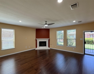 1032 Dyer Crossing Way - Photo Thumbnail 6