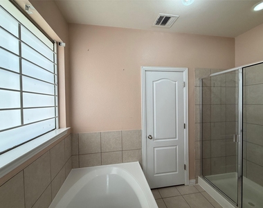 1032 Dyer Crossing Way - Photo Thumbnail 12