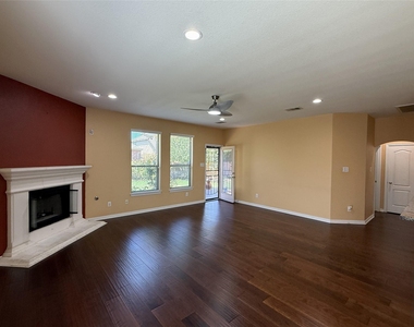 1032 Dyer Crossing Way - Photo Thumbnail 7