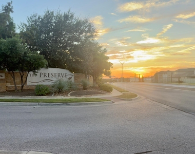 1032 Dyer Crossing Way - Photo Thumbnail 28
