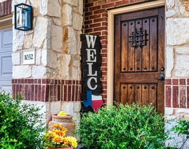 1032 Dyer Crossing Way - Photo Thumbnail 2
